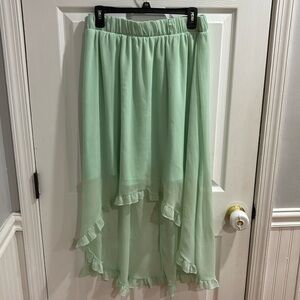 Light green skirt with mermaid cut- No Boundaries XL (15-17)